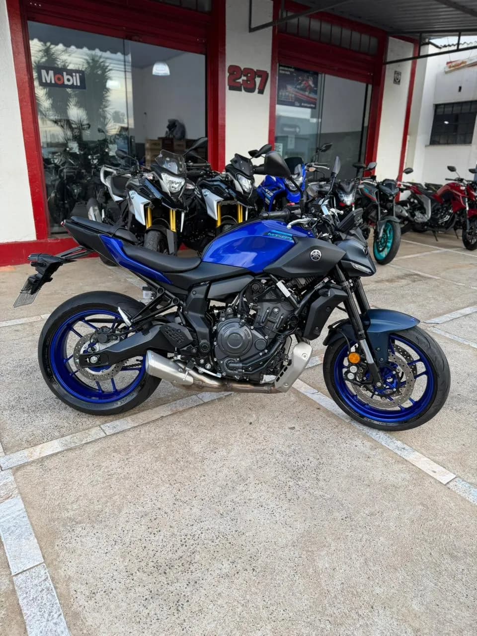 Yamaha MT 07 CONNECTED